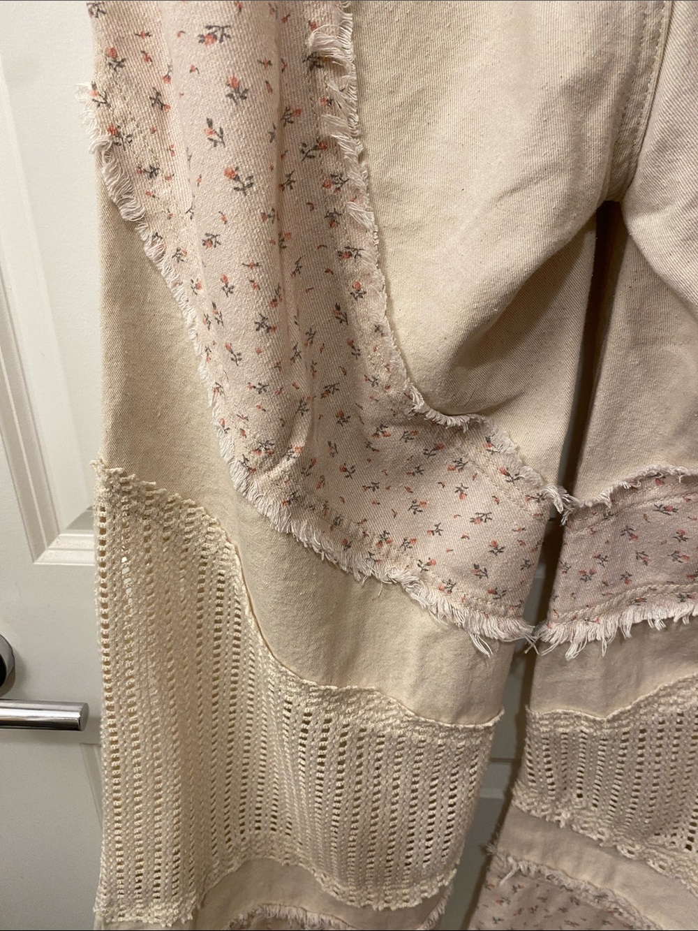 POL Cream Patchwork Wide-Leg Jeans with Crochet Panels- ** see description - Picture 4 of 4